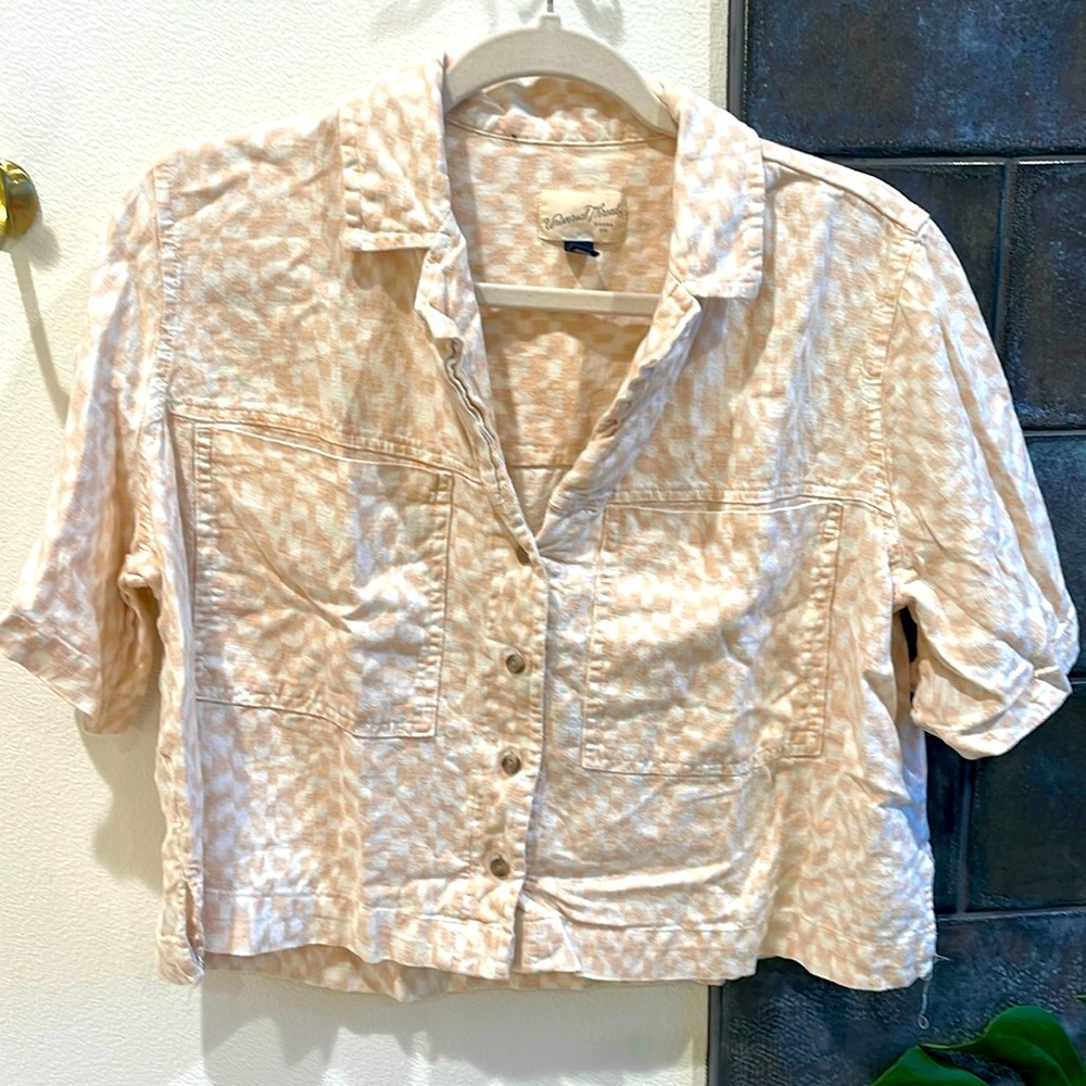 Cropped short sleeve button up shirt